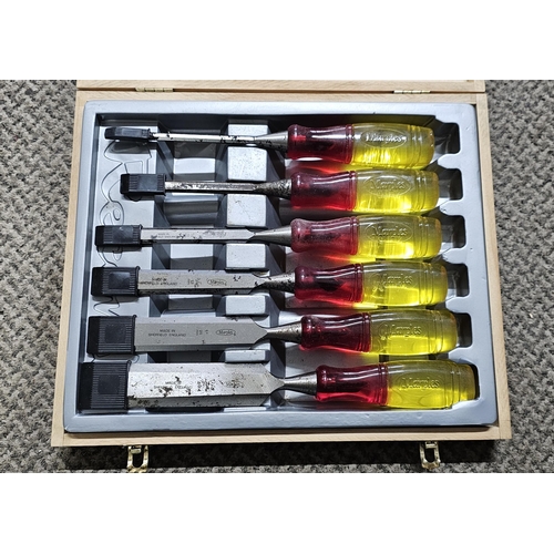 505 - A cased set of Marples Record M373/S6 bevel edge split proof chisels.