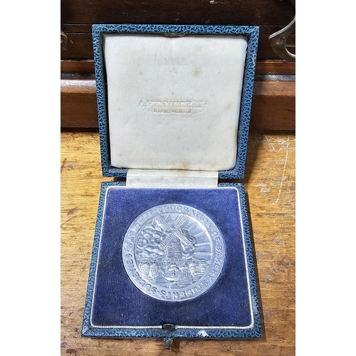 80 - A stunning vintage cased Sterling Silver medal, 'National Federation of Bakery - Student Societies',... 