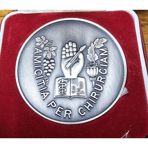 81 - A cased Sterling Silver medal, 'Ulster Surgical Club - Hanna Loane Memorial Lecture', awarded to Wen... 