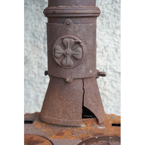 478 - A stunning antique cast iron 'Plantress No 8' stove, in need of some restoration.