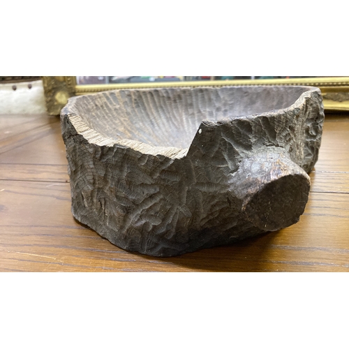 87 - A wooden tree trunk bowl inscribed 'D51 Genuine Oak out of Wingerworth Hall, Derbyshire'.