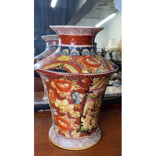 22 - A large decorative ceramic vase with Japanese design.