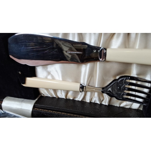 118 - A vintage cased silver plated dessert cutlery set.