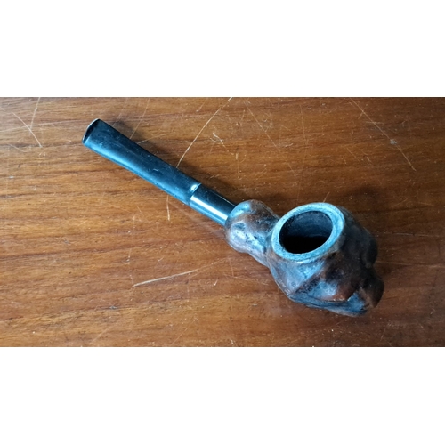 124 - A vintage wooden mask head pipe.