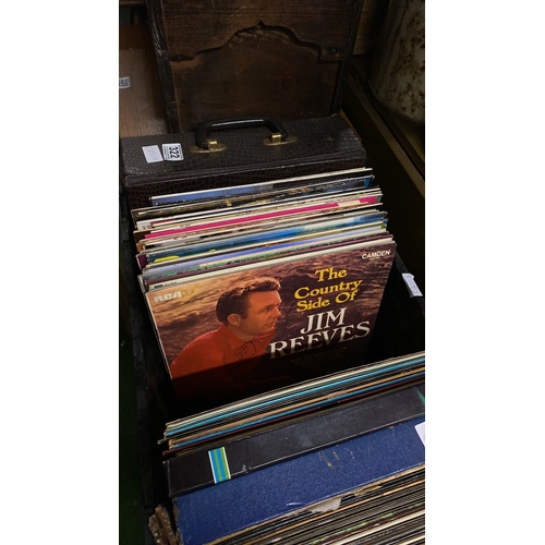 322 - A large collection of vintage record/albums to include the Beatles, Queen, Carpenters, Stockton's Wi... 