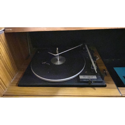 351 - A vintage Ferguson Stereogram model 3367 in a Sapele veneered wooden cabinet, top pull up and slide ... 