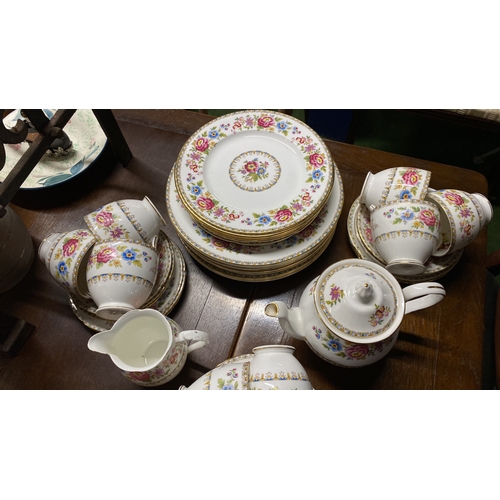 439 - A Royal Grafton 'Malvern' bone china tea and dinner set.