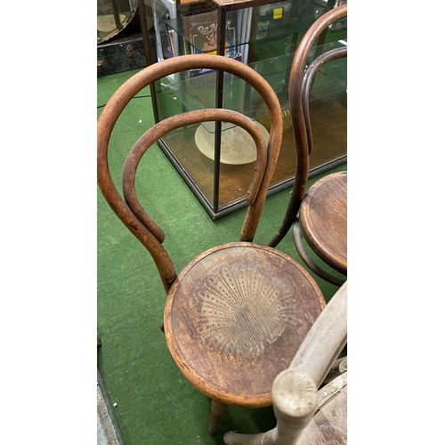 445 - A set of six and two Bentwood style kitchen chairs (a/f).