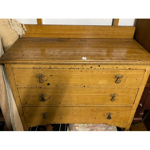 291 - An antique pine dressing table.