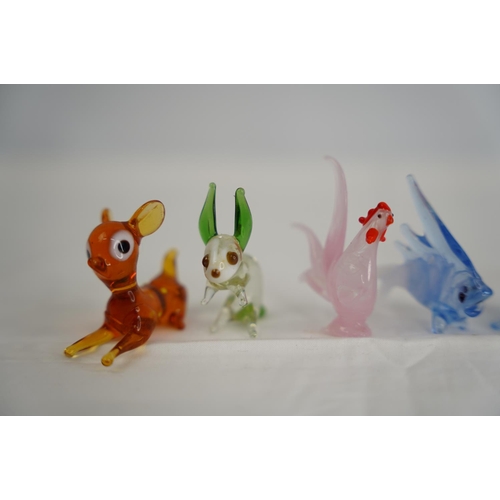 60 - A collection of vintage glass animals.