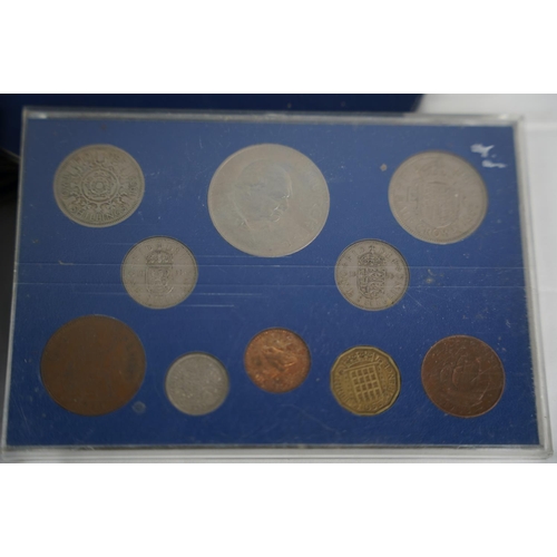 66 - A lot of Great Britain coin sets.