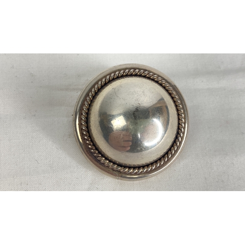 170 - A Sterling silver brooch. 24.11g.