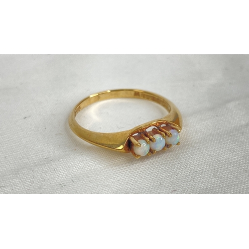 183 - A 9ct gold opal ring, size P.