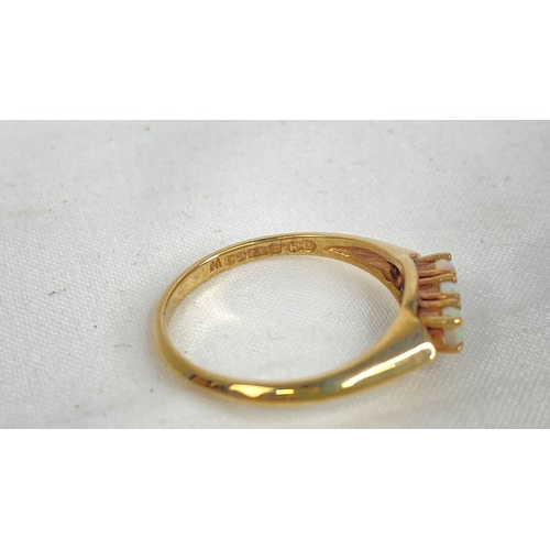 183 - A 9ct gold opal ring, size P.