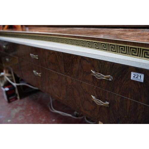 221 - A vintage formica dressing table with mirror back panel and a pair of dressing table lamps, working.