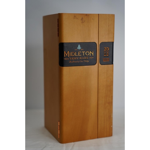 334 - A Midleton 2022 whiskey box.