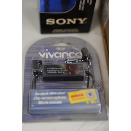 338 - A boxed Sony Vocal F-V220 microphone and more.