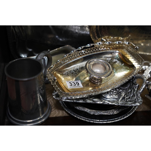 339 - A collection of EPNS and silver plate ware.