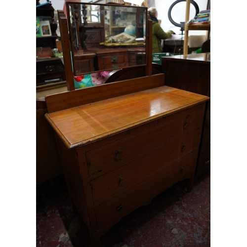 427 - A vintage dressing table.