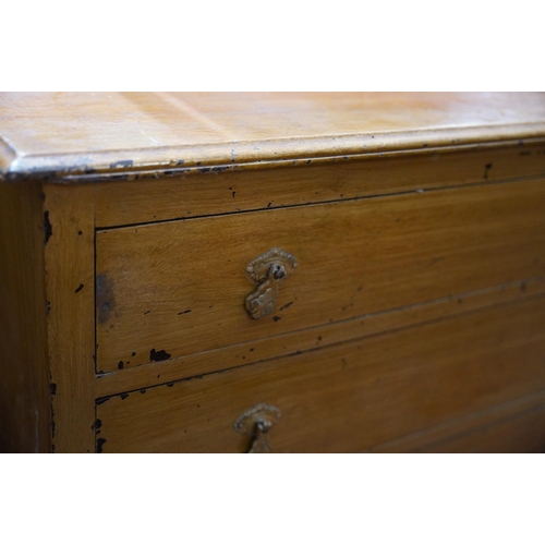 427 - A vintage dressing table.