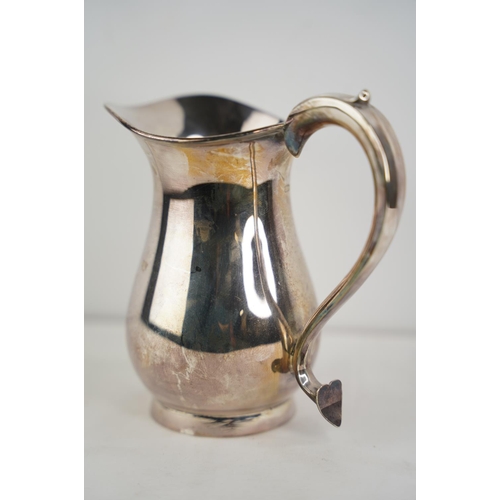 175 - A Sterling silver jug, fully hallmarked for Sheffield, dated 1935. Total weight 515g.