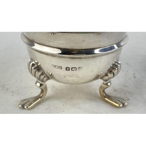 215 - A Sterling silver salt pot on claw feet, weight 32g.