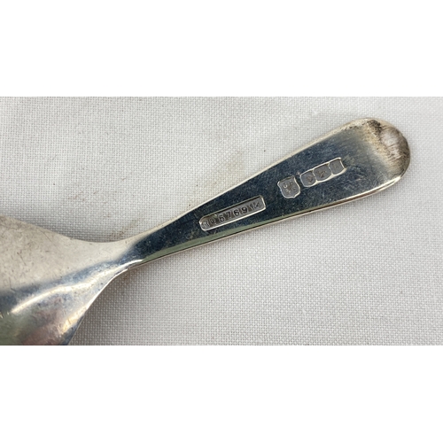 220 - A Sterling silver caddy spoon, weight 17g.