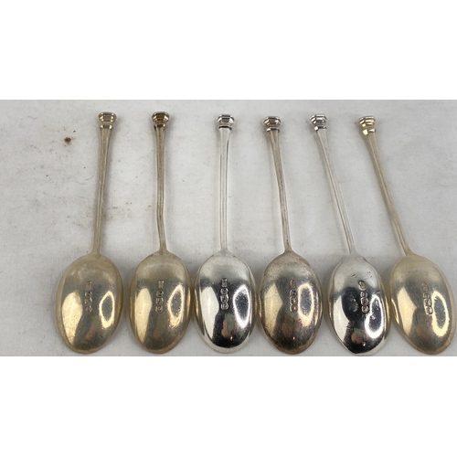 246 - A set of six Sterling silver teaspoons, weight 61g.