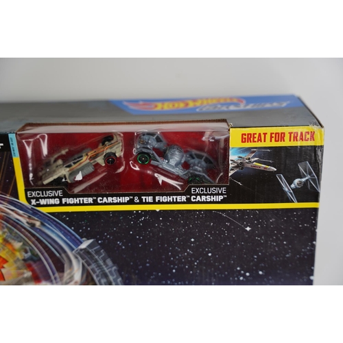 256 - A Hot Wheels 'Star Wars' racing track set.