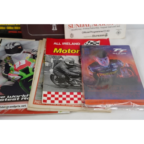 265 - A job lot of assorted motor bike racing magazines and more.