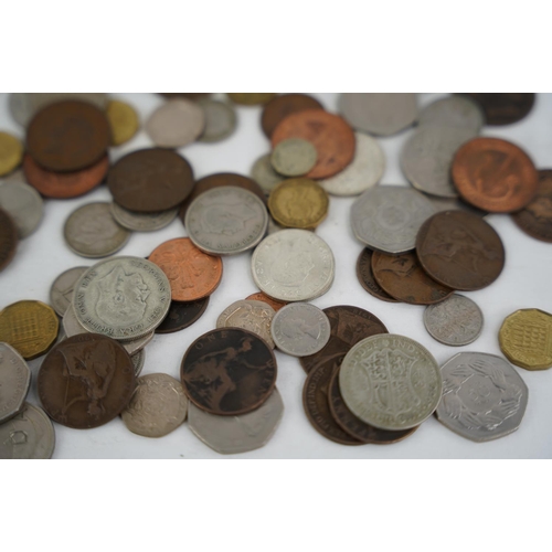 296 - A large collection of assorted coinage.