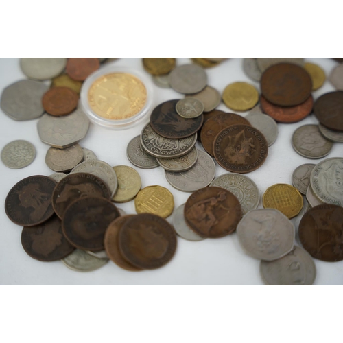 296 - A large collection of assorted coinage.