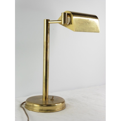 143 - A vintage brass bankers table lamp. (a/f)