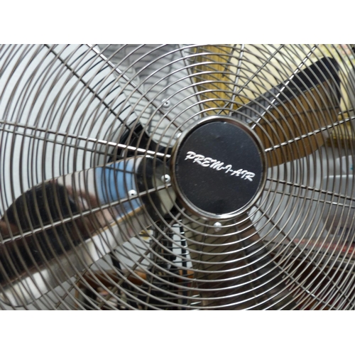 284 - A large fan.