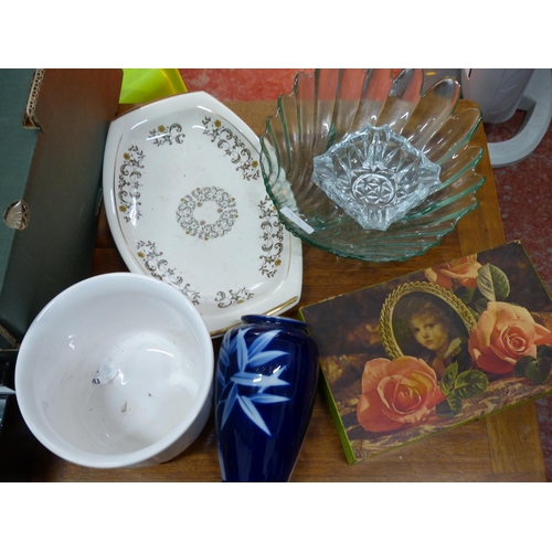 289 - An assortment of ceramics, glassware etc.