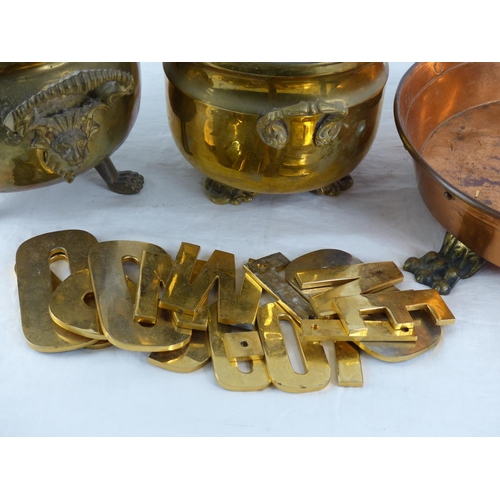 360 - A vintage copper plant on brass feet, two vintage brass plant pots and a lot of brass lettering.