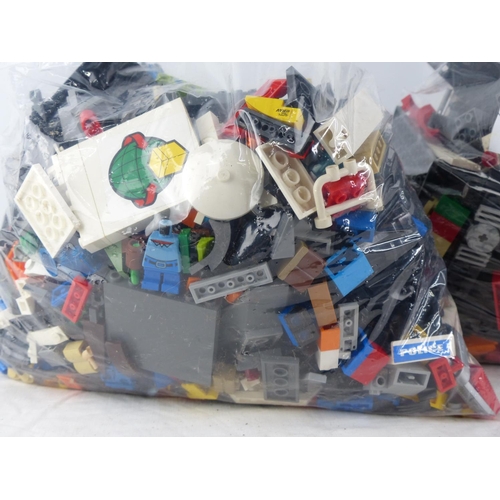 415 - Three x 1kilo bags of Lego.