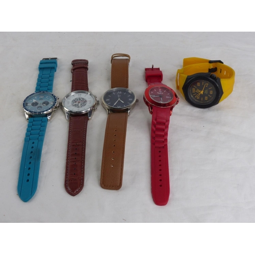 505 - An assortment of wristwatches.