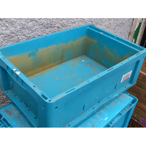 76 - A set of 5 heavy duty plastic stacking crates.