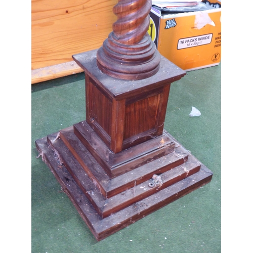 184 - A stunning antique pedestal base/plantstand with turned column & Corinthian pillar top, 55