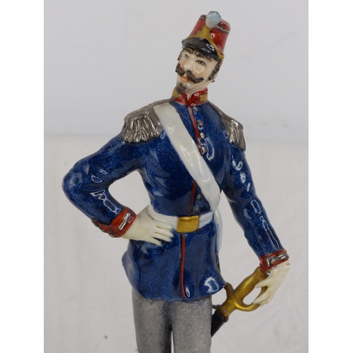 188 - A pair of Italian pottery military figures (one a/f).