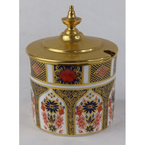 192 - A Royal Crown Derby 'Old Imari' sugar bowl.