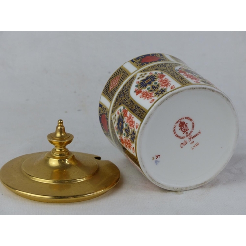 192 - A Royal Crown Derby 'Old Imari' sugar bowl.