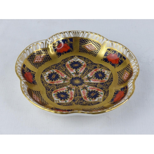 197 - A Royal Crown Derby 'Old Imari' cabinet dish.