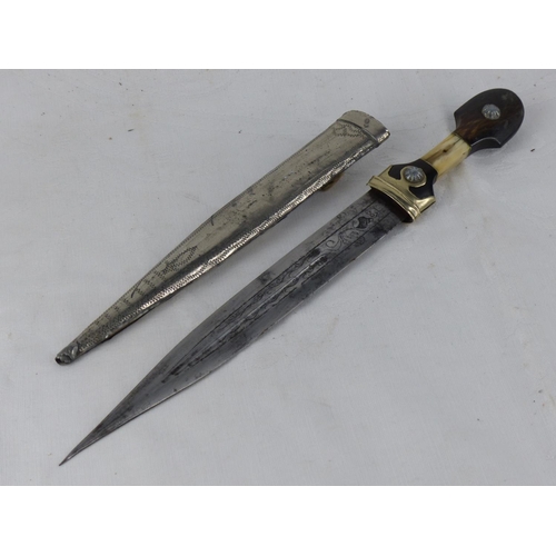 199 - A stunning Antique/ 19th century Russian Caucasus Kindjal dagger, complete with original scabbard. 3... 