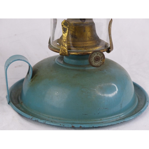 227 - A pair of vintage finger lamps.