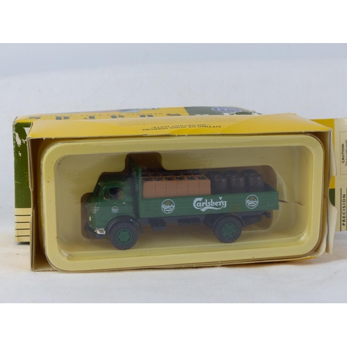 239 - A boxed Van Guards 'Commer Dropside'.