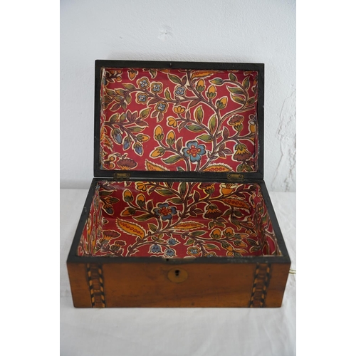 148 - A stunning Victorian inlaid box, measuring 28cm x 19cm.