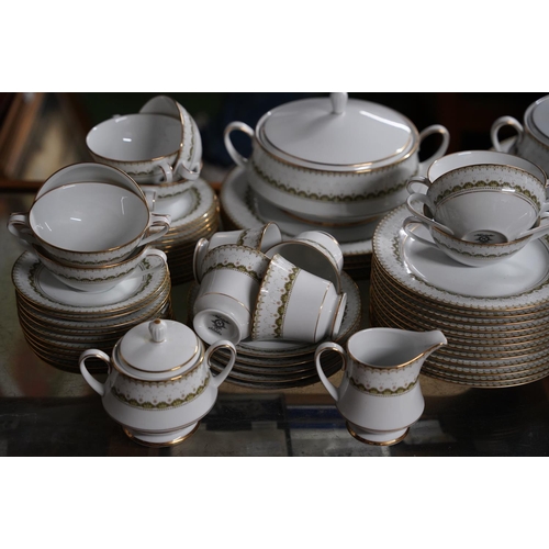 151 - An extensive Noritake 'Katrina' dinner set.