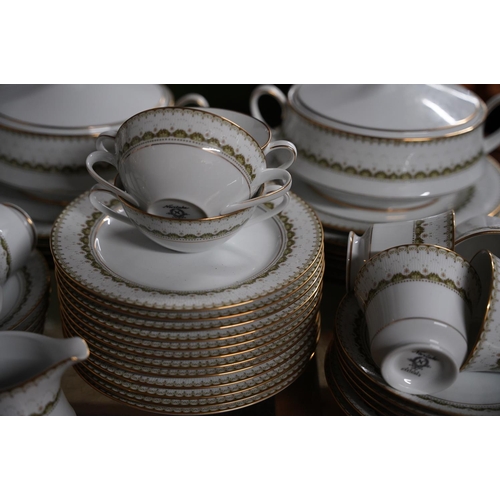 151 - An extensive Noritake 'Katrina' dinner set.